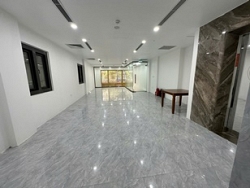 Chính chủ cho thuê tầng 1,2,3,4 nhà 7 tầng Số 576 Thụy Khuê, Tây Hồ, Hà Nội